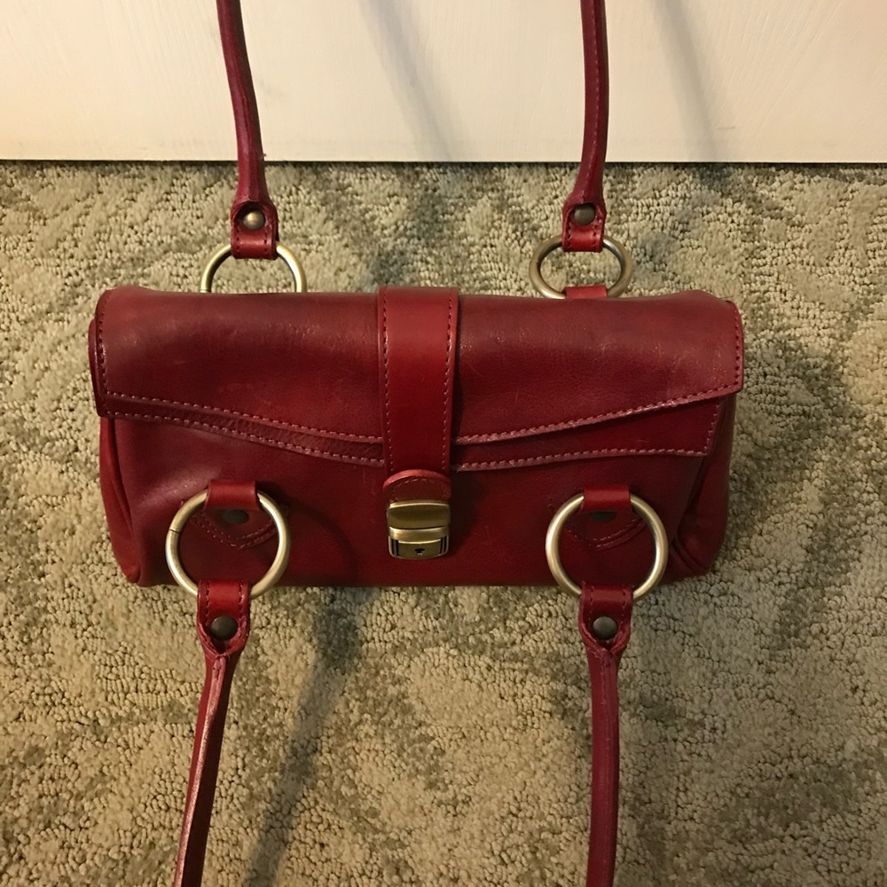 Red leather purse. - Picture 5 of 7